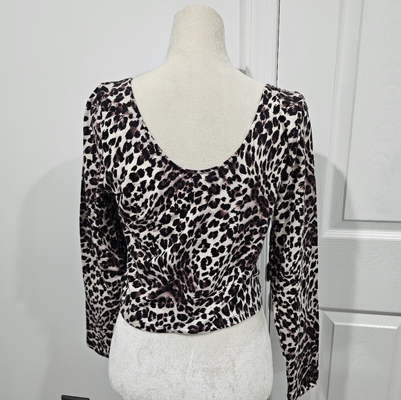 Leopard 🐆 Print Juniors XL Crop Top - Picture 2 of 3